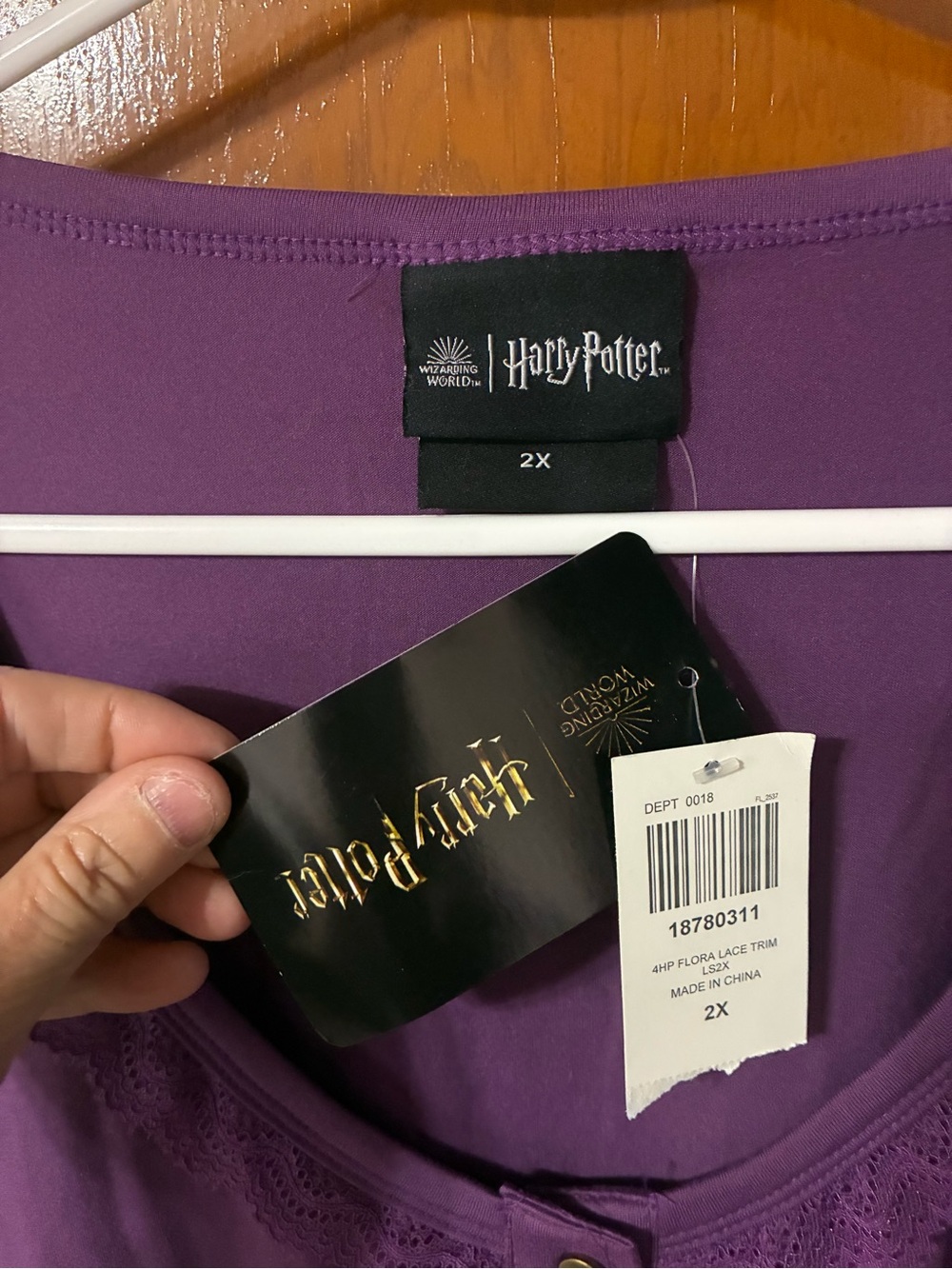 🏈 NWT Warner Bros Harry Potter Purple Embroidered Button-Front Women's Top - Picture 4 of 5